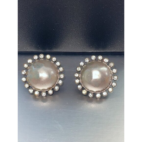 Vintage Nettie Rosenstein Faux Pearl Earrings With Rhinestone Halo - Picture 5 of 16